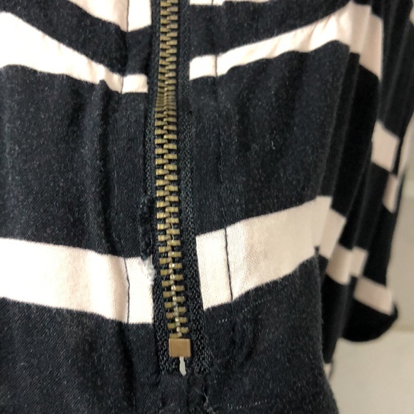 Beautiful Black and Cream stripe Top - Picture 5 of 5